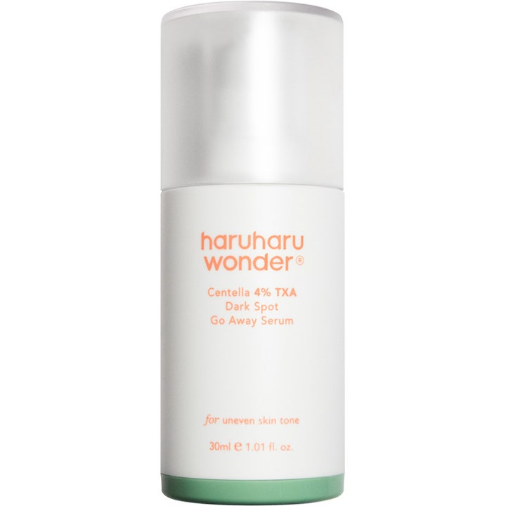 Haruharu Wonder Centella 4% TXA Dark Spot Go Away Serum 30ml i hvit pumpeflaske med frostet lokk.