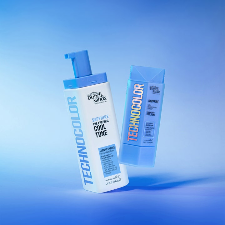 Bondi Sands Technocolor Face Serum Sapphire 50 ml selvbruning gir kald tone i blå og hvit pumpeflaske.
