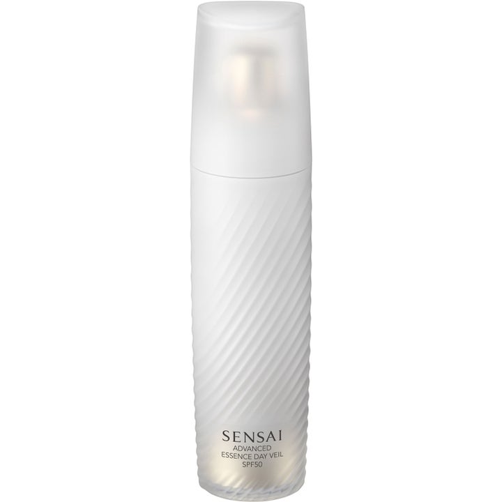 Sensai Advanced Essence Day Veil 40ml SPF50 dagserum i hvit riflet flaske med frostet finish.